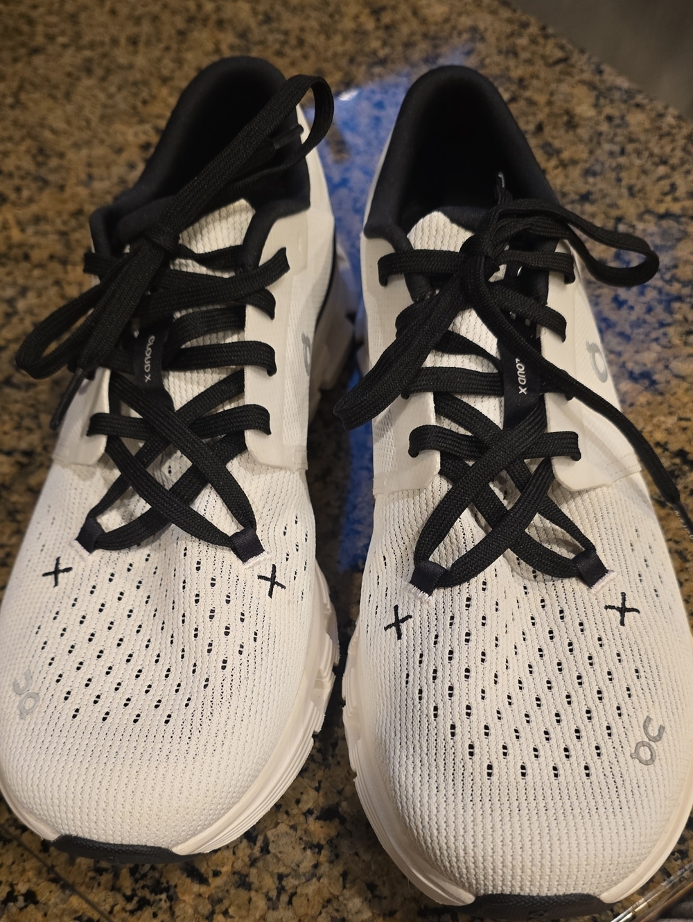 On Running Men's White and Black Athletic Running Shoes *no box